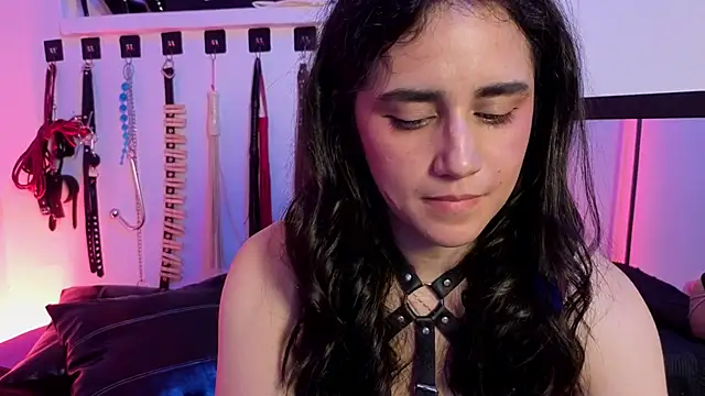 elowen_halley1's cam snapshot