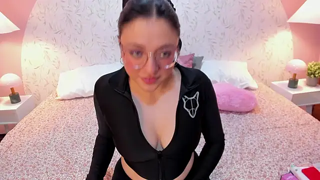 Angelie_Rosebrm's cam snapshot