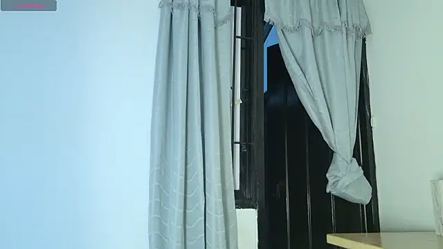 eva_sin18 live sex cam