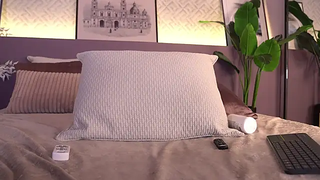 ElleDiane live sex cam