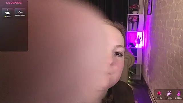 Elizabeth_Walson's cam snapshot