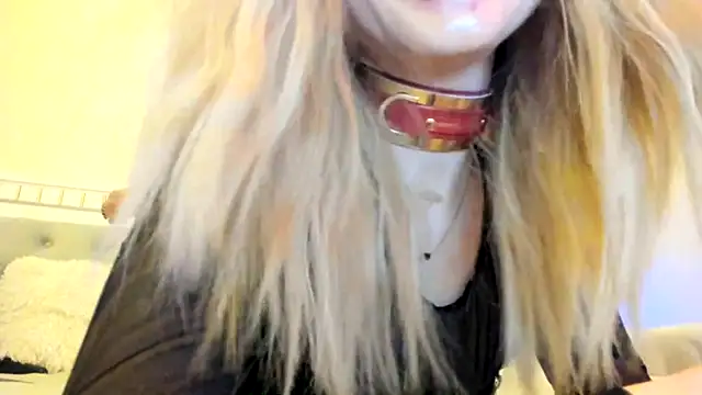 Politeeliza's cam snapshot