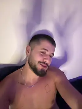 guzz_fit's cam snapshot