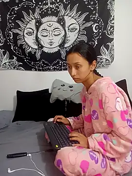 emily_n_abby's cam snapshot