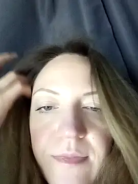 KattyLuuu's cam snapshot