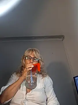 almaluna7 live sex cam