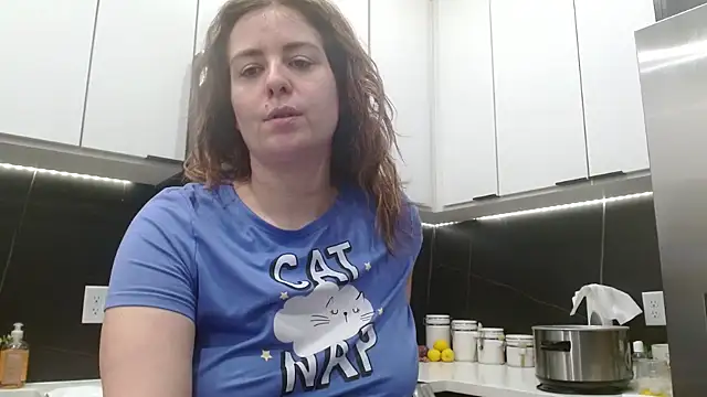 HazelSkyesChat's cam snapshot