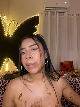 Katty_honey_'s cam snapshot