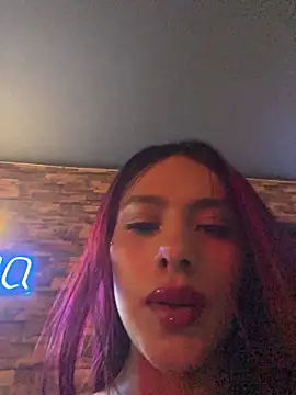 Emily-Fire's cam snapshot