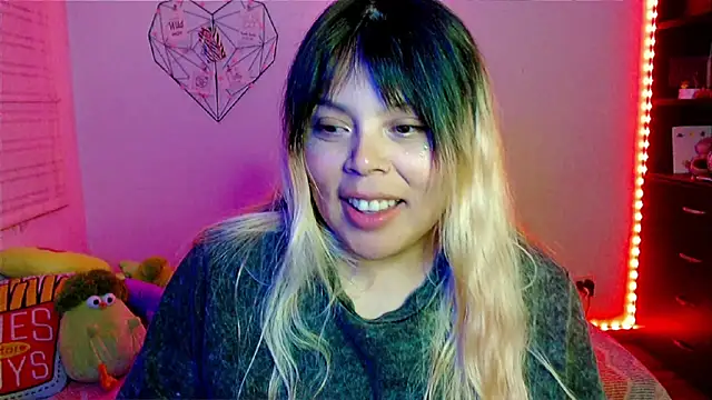 EllieMoonX's cam snapshot