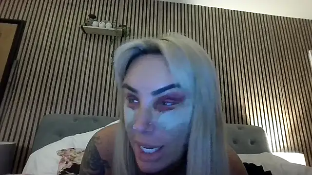 poppyinga1's cam snapshot