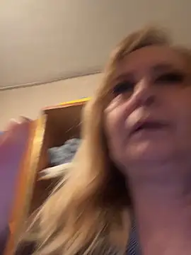 Irina2909@xh live sex cam