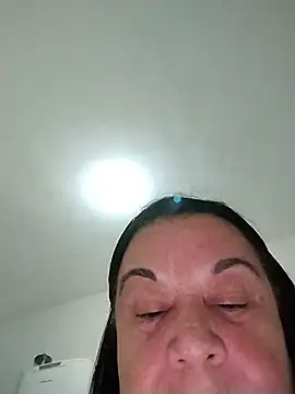 Yaya_Mineira live sex cam