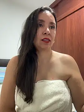 emely_sexx20 live sex cam