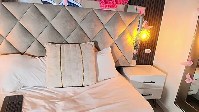 Real_virgin_Pussy live sex cam