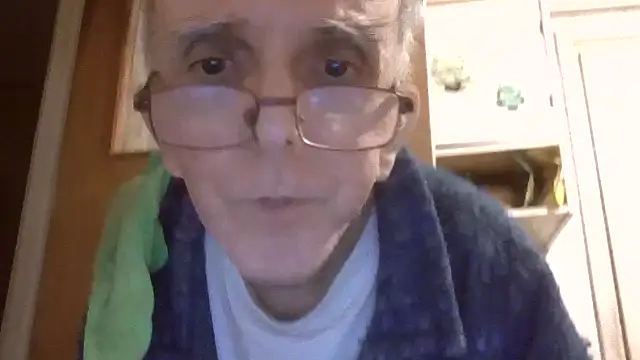 mariusica1@xh live sex cam