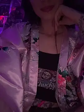 MissMidnightUK live sex cam