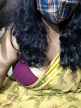 Yoursriya25's cam snapshot