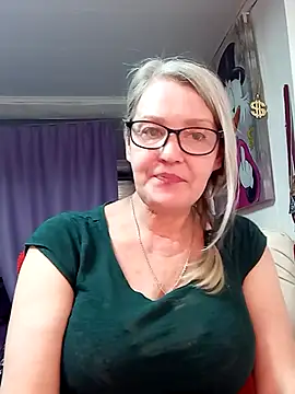 irinamaux live sex cam