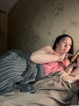 Naughtbaby_2025's cam snapshot