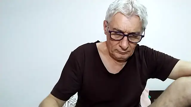 BIGUNCUTHARDCOCK live sex cam