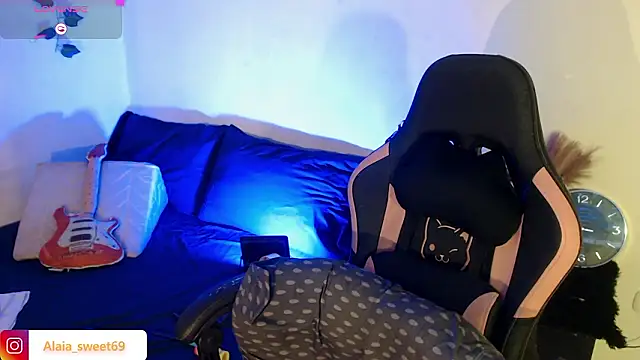 alaia_sweetxxx live sex cam