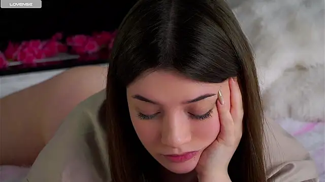 LowOncoming live sex cam