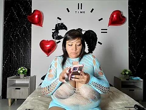 samay_noem's cam snapshot