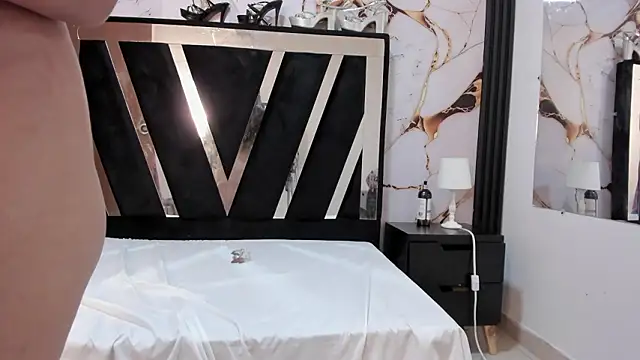 KarinaSimonz live sex cam