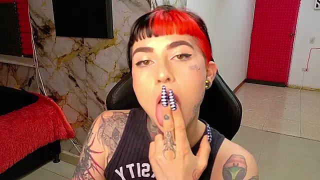 nova_kitttyy's cam snapshot