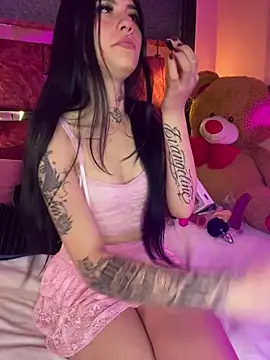 Veronicaa_lodge1's cam snapshot