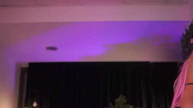 ChicaOra live sex cam