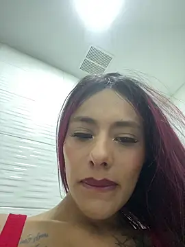 Emily-Fire's cam snapshot