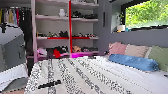 holy_khloe live sex cam