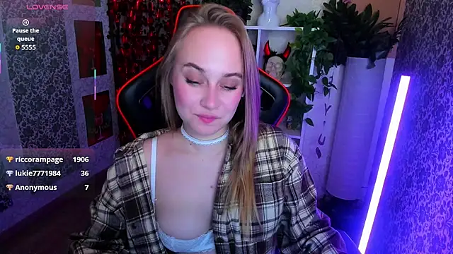 LianaBright live sex cam