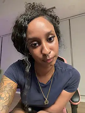 Your_Paris's cam snapshot