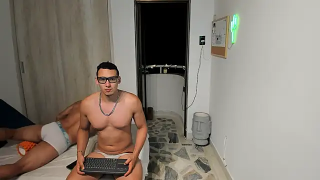 Travis_bakers live sex cam