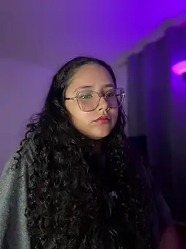 CurlyGirl_1's cam snapshot