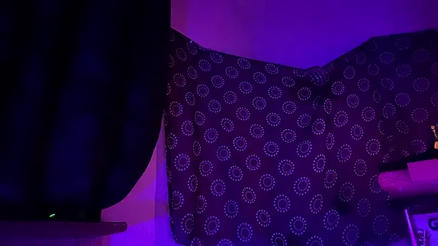 Guyst049's cam snapshot