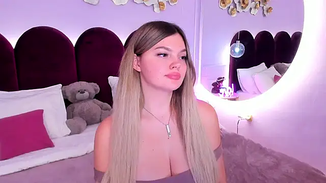 ZaraBloom's cam snapshot