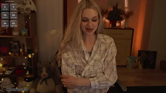 ManiFreyja live sex cam