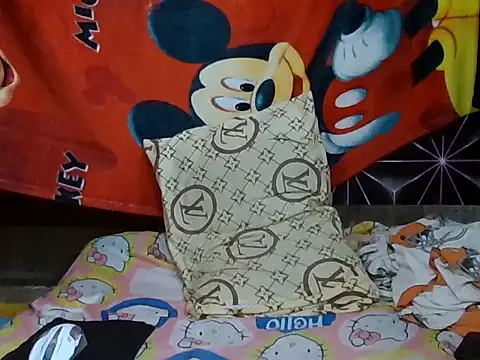 Pinaymorenabebe12's cam snapshot