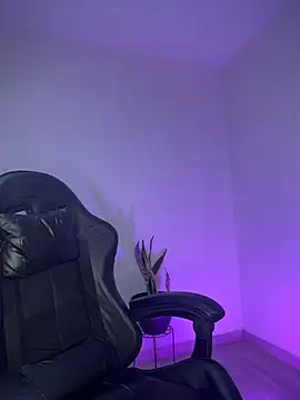 max_valiant1 live sex cam