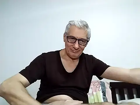 BIGUNCUTHARDCOCK live sex cam