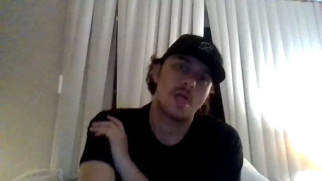 Tallhungandcloudy's cam snapshot