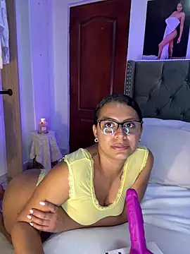 ema_zoe's cam snapshot