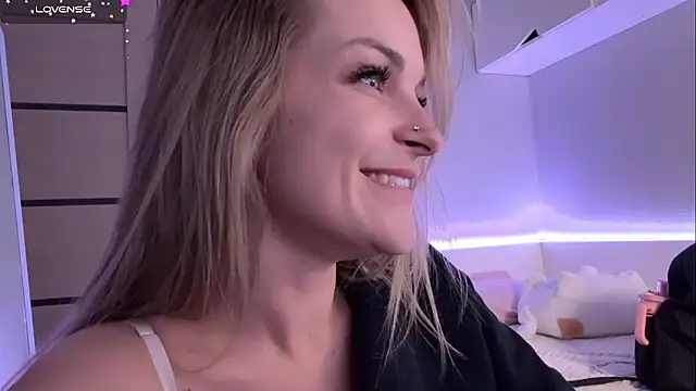 SashaRock's cam snapshot