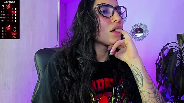 bella_thorne3's cam snapshot