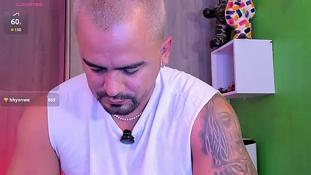 riky_11 live sex cam