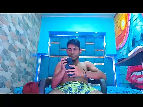 warmNoah live sex cam